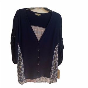 Democracy Women’s Medium Top